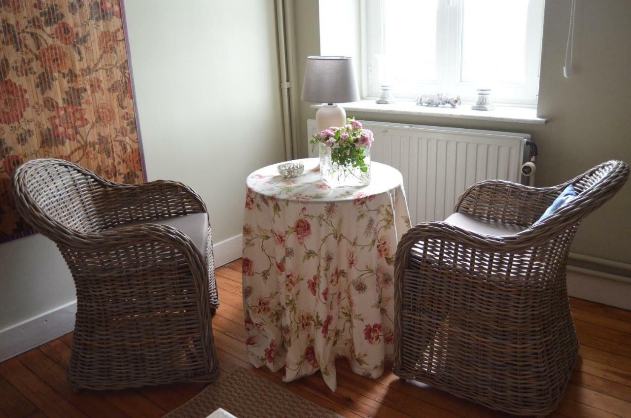 Les Glaneuses Bed & Breakfast Mettet Eksteriør bilde